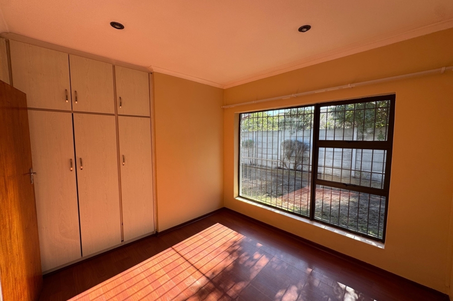 To Let 4 Bedroom Property for Rent in Goodwood Estate Western Cape